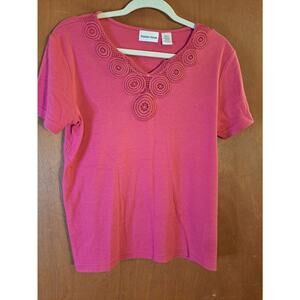 Women's Madison Taylor Pink T-Shirt Size M